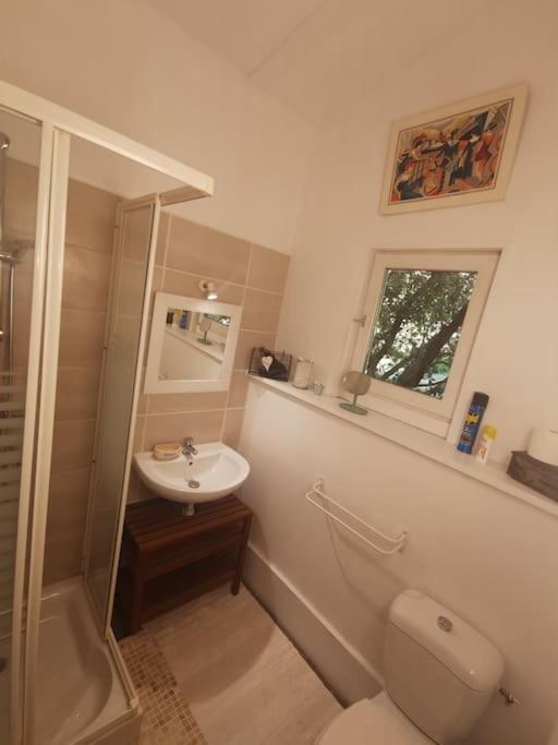 Entre Ventoux Et Luberon, Appartement Dans Maison. Malemort-du-Comtat Eksteriør billede