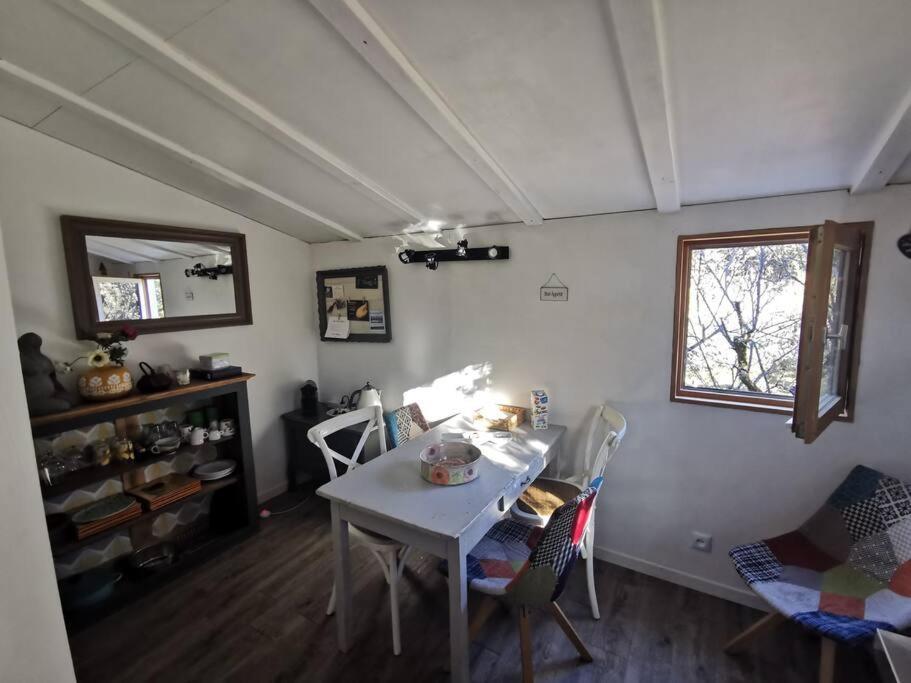 Entre Ventoux Et Luberon, Appartement Dans Maison. Malemort-du-Comtat Eksteriør billede