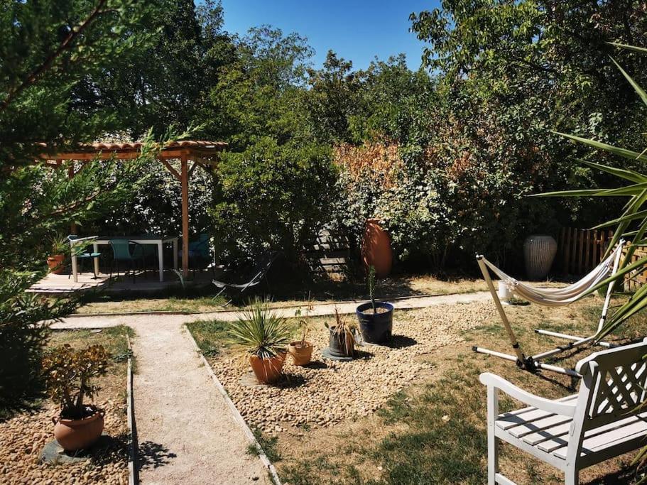 Entre Ventoux Et Luberon, Appartement Dans Maison. Malemort-du-Comtat Eksteriør billede