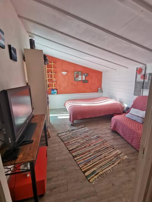 Entre Ventoux Et Luberon, Appartement Dans Maison. Malemort-du-Comtat Eksteriør billede